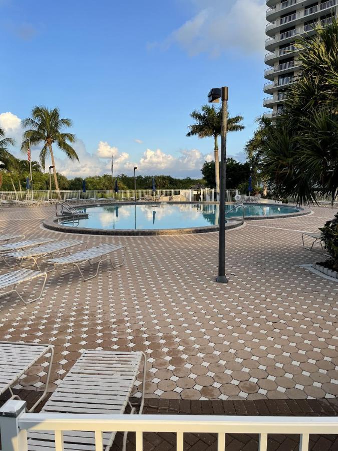 Beach Front Condo In Paradise Marco Island Eksteriør billede